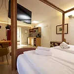 Little Apartman